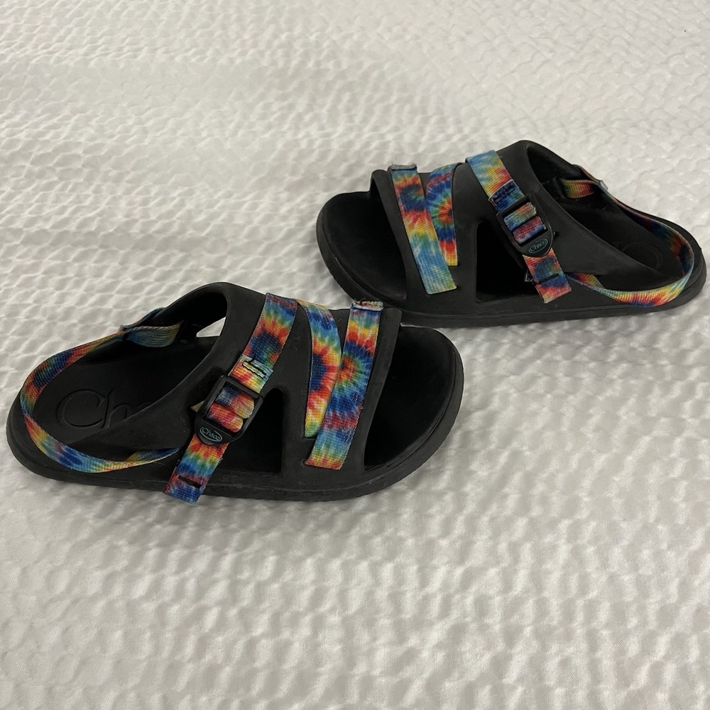 Chaco Kids Chillos Tie Dye Sport Sandals Black Rainbow Straps Size 4 Junior - Picture 7 of 8